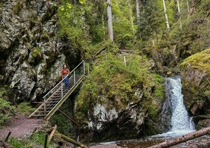 Abstecher am Ende der 2. Etappe in die Lothenbachklamm Abstecher am Ende der 2. Etappe in die Lothenbachklamm